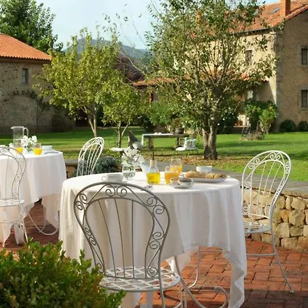 La Finca Del Monasterio Silió